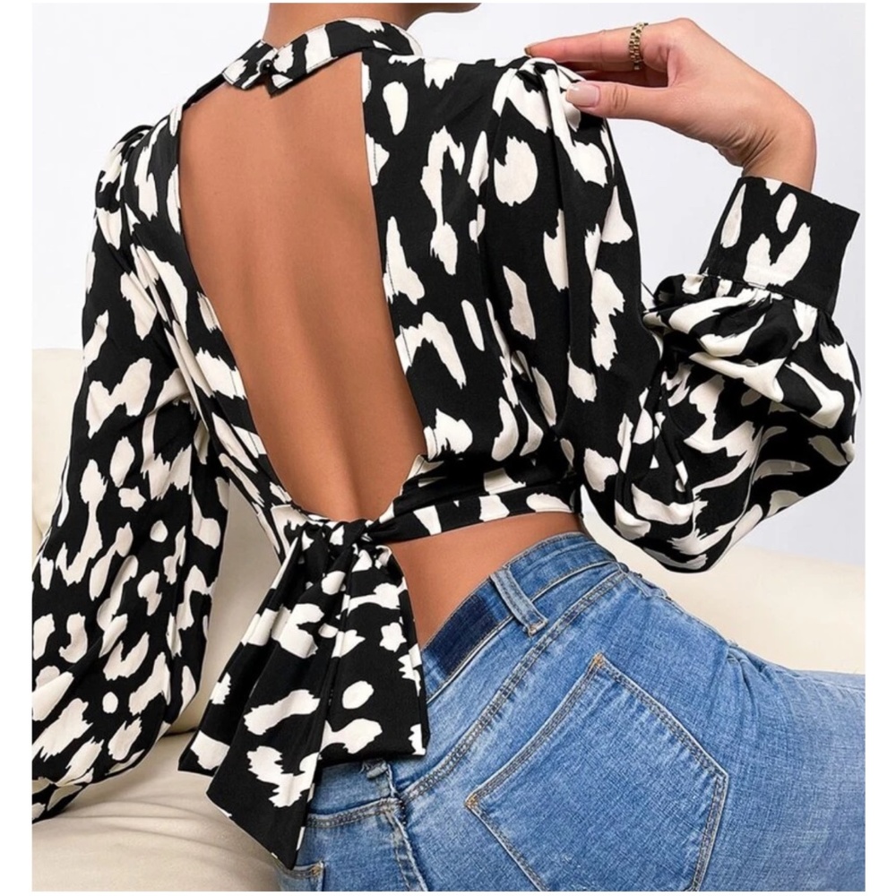 Leopard print mock neck open back crop top - Picture 6 of 6
